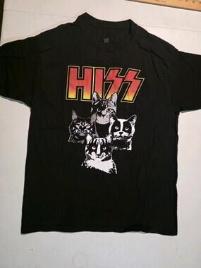 HISS cat pun kiss band graphic shirt size large
